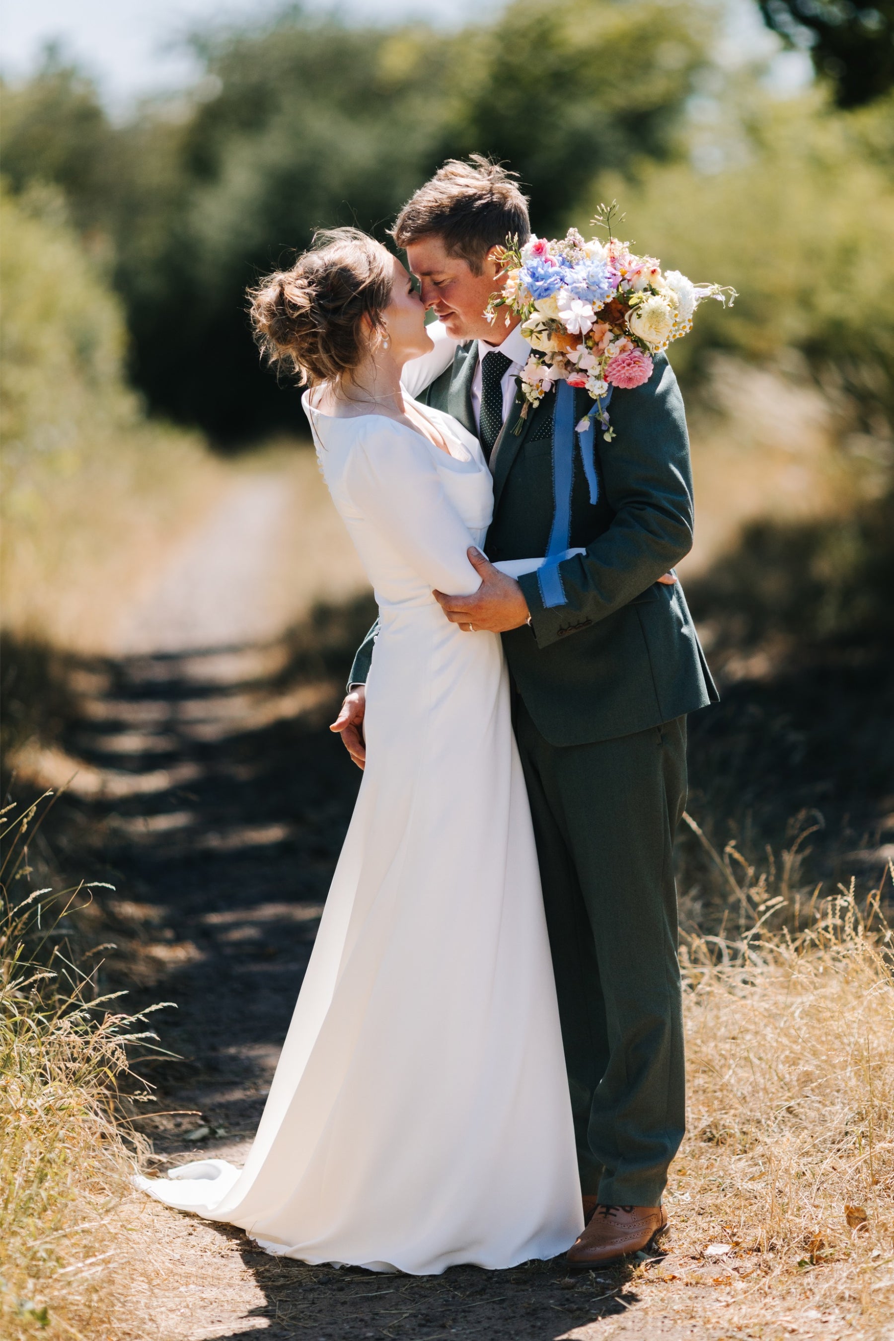 Wedding flowers with heart, style and seasonal beauty.